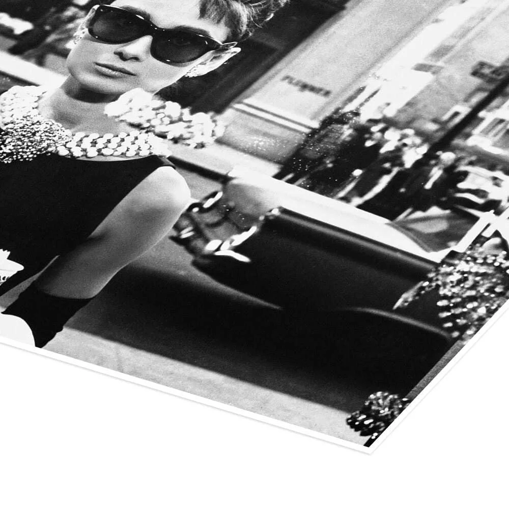 Постер Celebrity Collection Завтрак у Тиффани 90 x 60 см Чёрно-белый, фото №3