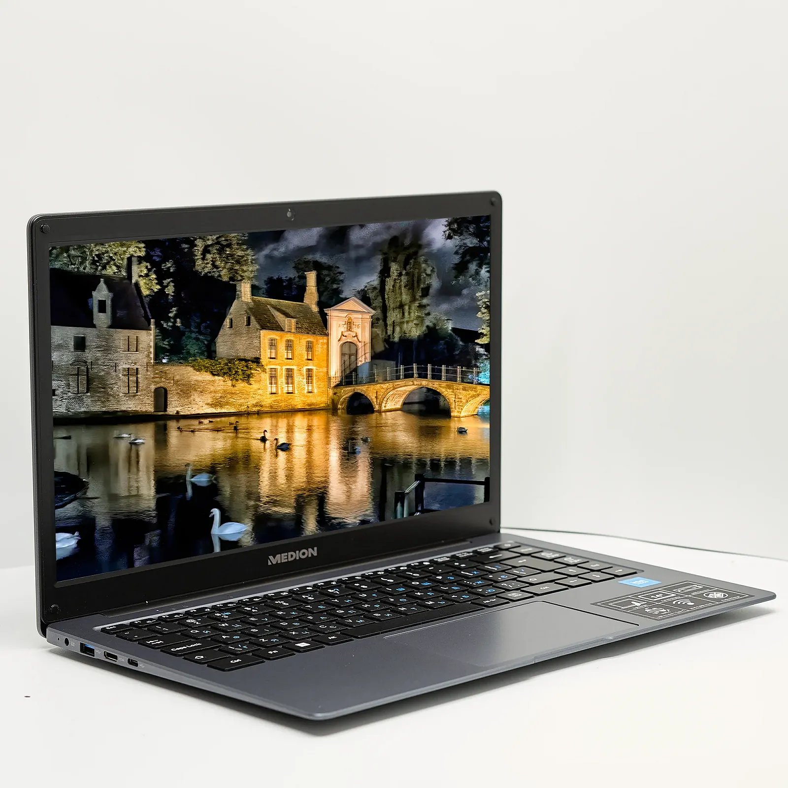 Ноутбук 14" Medion (Lenovo Group) Akoya E14223 Intel RAM 4 ГБ  eMMC 128 ГБ IPS FullHD Ультрабук Win10, фото №3