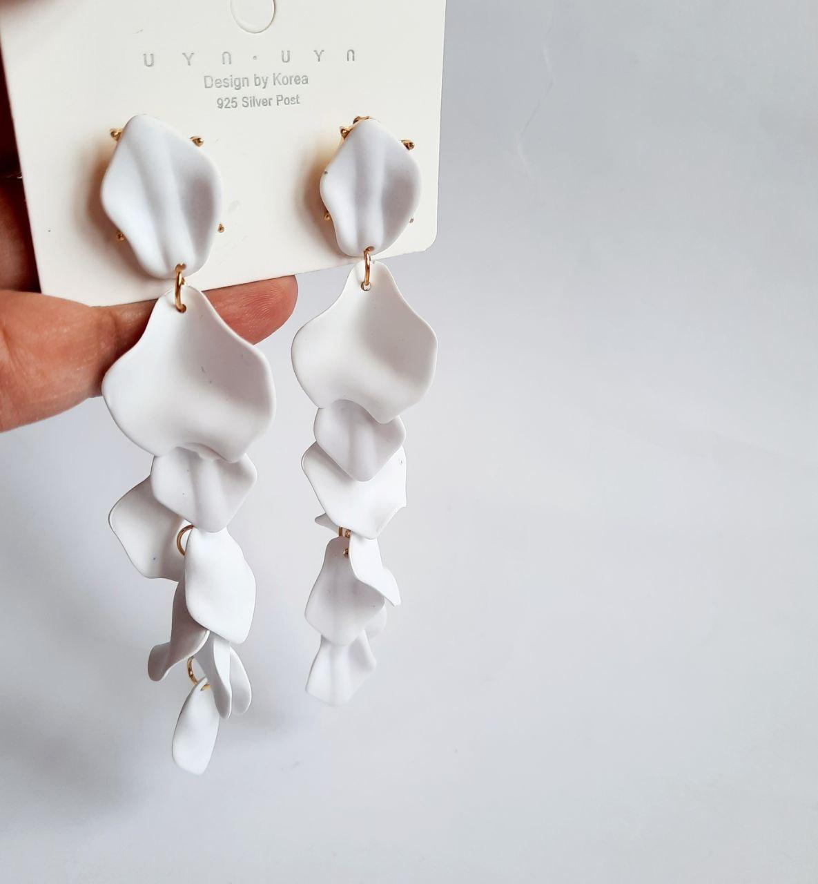 Серьги кисти женские длинные висячие Лепестки белые 8534, фото №2