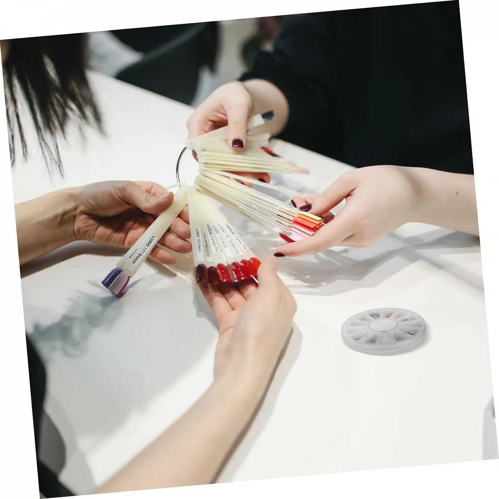 Наклейки для ногтей FRCOLOR 36шт с кристаллами и стразами, коробка для хранения, украшения для ногтей, поделки ручной работы и нейл-арт для женщин и девочек, фото №6