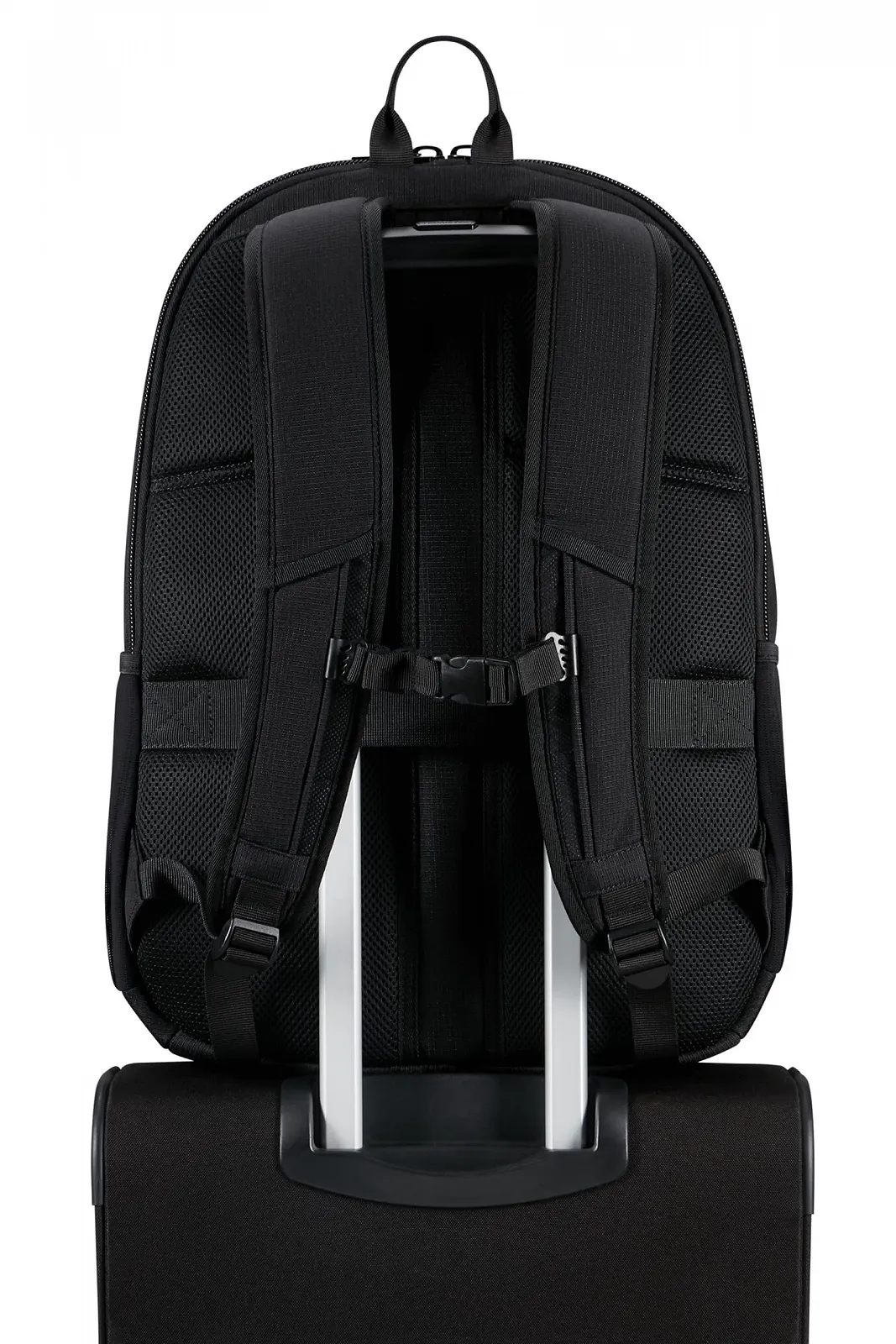 Рюкзак для ноутбука American Tourister Urban Groove UG26 17.3 дюйма 34 л черный, фото №8 Рюкзак для ноутбука American Tourister Urban Groove UG26 17.3 дюйма 34 л черный, фото №8