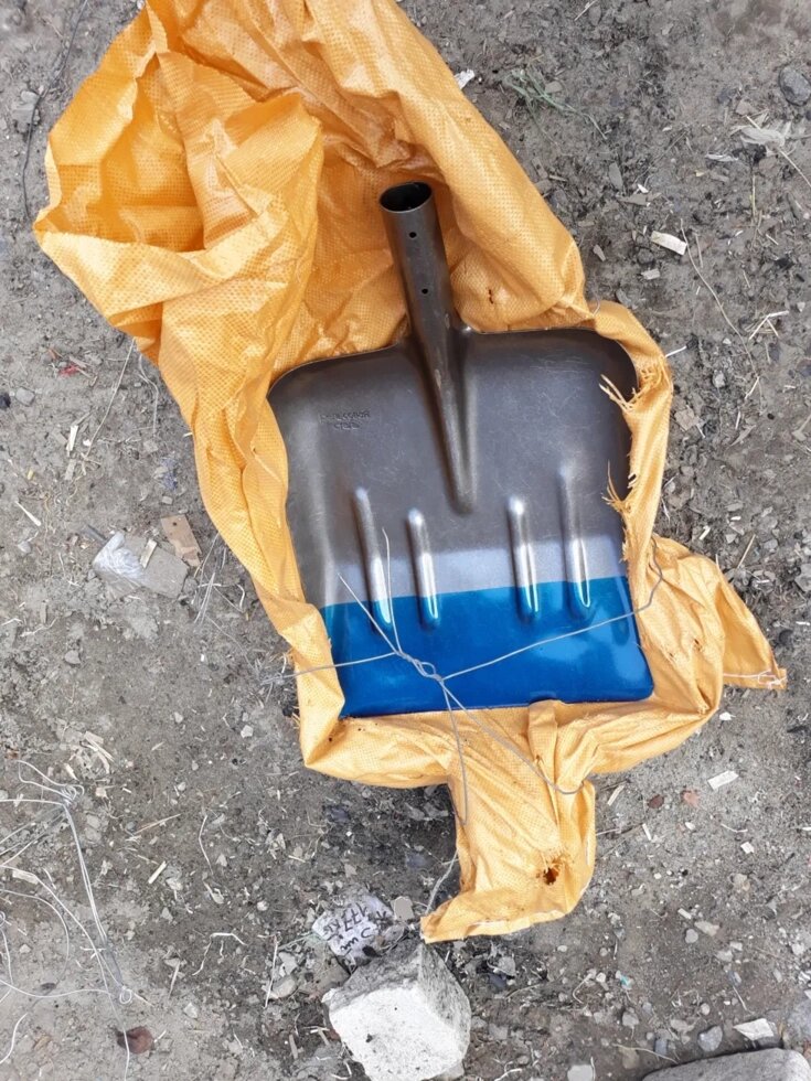 Лопата Снег Зерно из рельсовой стали синей полоской, фото №4 Лопата Снег Зерно из рельсовой стали синей полоской, фото №4