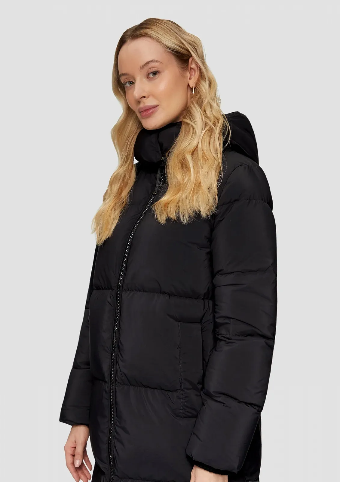 Пальто s.Oliver BLACK LABEL Теплое со съемным капюшоном, фото №2 Пальто s.Oliver BLACK LABEL Теплое со съемным капюшоном, фото №2