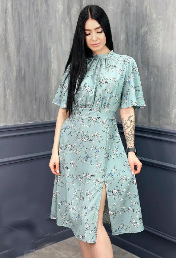 Женское летнее платье миди с разрезом в цветочный принт GF509334 размер 46/48, цвет фисташковый, фото №1