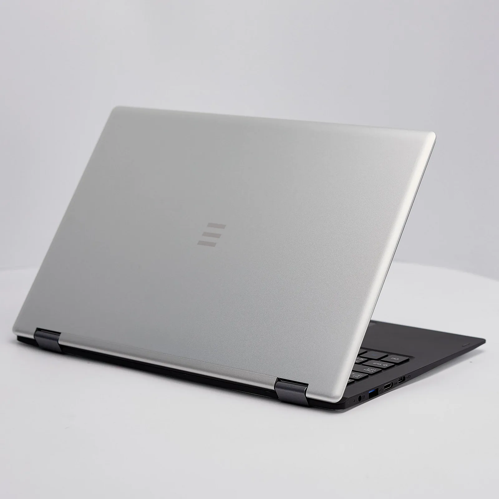 Ноутбук-планшет 11.6" Medion (Lenovo Group) Cepter NY 330-01 | Intel Celeron | RAM DDR4 4 ГБ | SSD 128 ГБ | Intel Graphics | Металевий корпус | Сенсорний екран | АКБ до 8 годин | Win10 (5113), фото №4 Ноутбук-планшет 11.6" Medion (Lenovo Group) Cepter NY 330-01 | Intel Celeron | RAM DDR4 4 ГБ | SSD 128 ГБ | Intel Graphics | Металевий корпус | Сенсорний екран | АКБ до 8 годин | Win10 (5113), фото №4