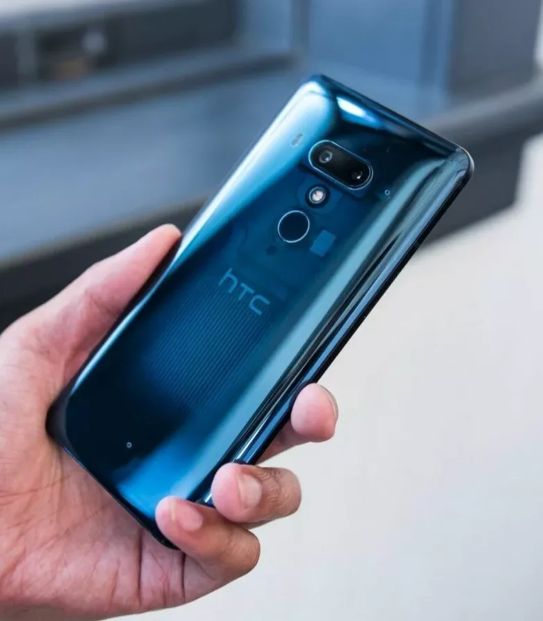 Смартфон 6" HTC U12+ 6/64GB 4G 2-SIM Android 8 Blue, фото №2 Смартфон 6" HTC U12+ 6/64GB 4G 2-SIM Android 8 Blue, фото №2