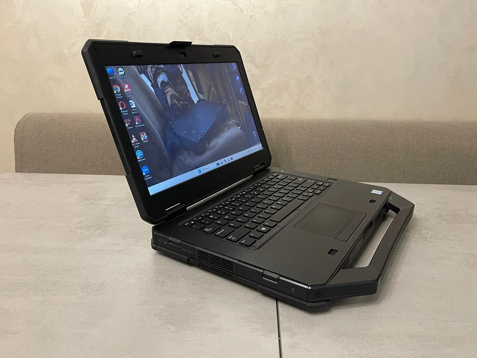 Захищений ноутбук Dell 5414 Rugged, 14", i7-6600U, 16GB, 256GB SSD, фото №2