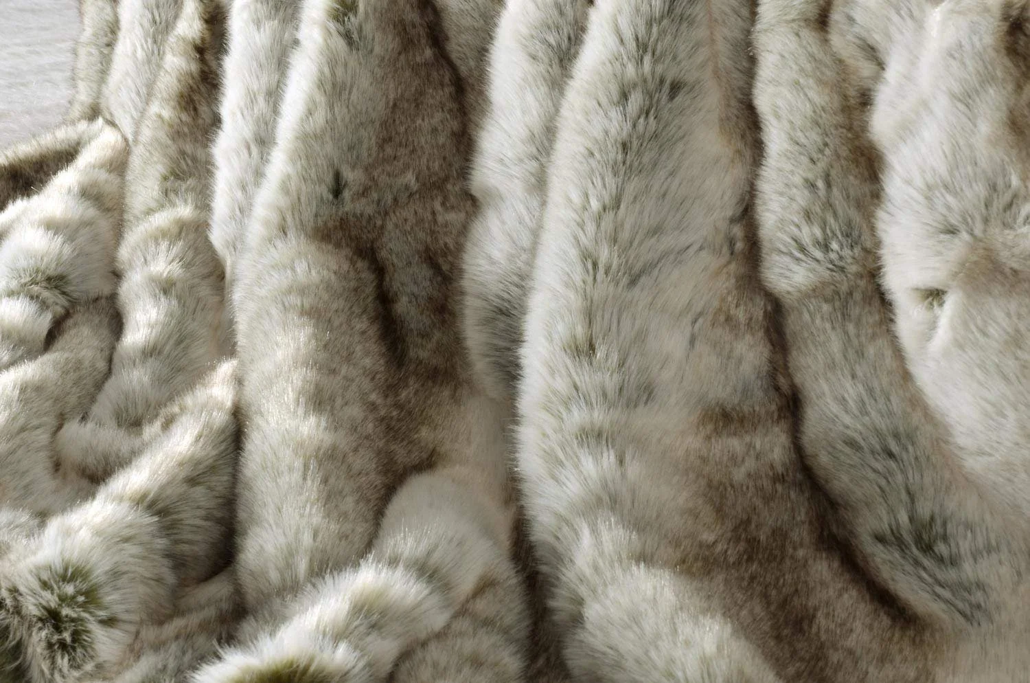 Одеяло Wohnen & Accessoires GmbH & Co. KG Premium Faux Fur Серый Волк 170 x 220 см, фото №5