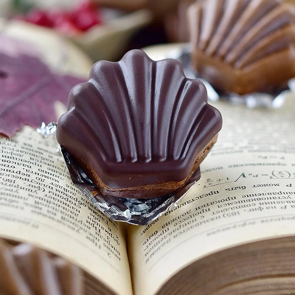 Форма для мадлен CANDeal на 12 ячеек антипригарная в форме ракушек Champagne Gold, фото №6 Форма для мадлен CANDeal на 12 ячеек антипригарная в форме ракушек Champagne Gold, фото №6