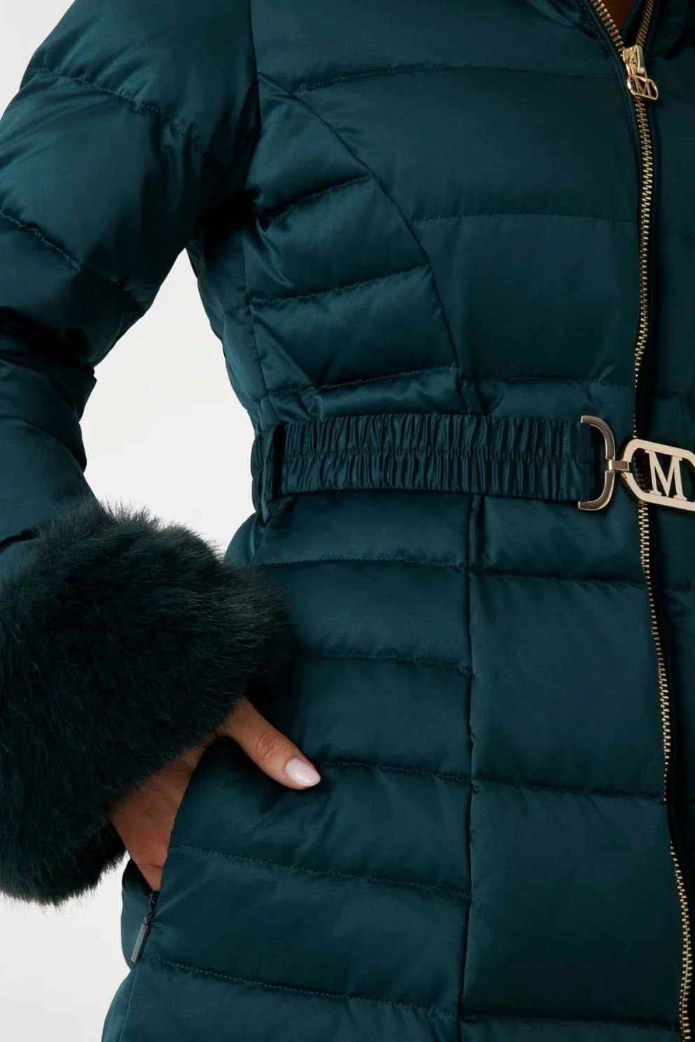 Женская куртка-пуховик Guess by Marciano Темно-синий - 42, фото №3 Женская куртка-пуховик Guess by Marciano Темно-синий - 42, фото №3