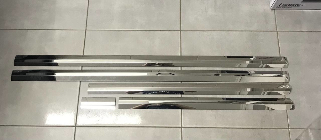 Молдинги 1 дверь Короткая база Carmos Турецкая сталь для Volkswagen T5 Transporter 2003-2010 гг, фото №1