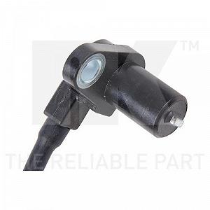 Датчик частоты вращения колеса NK 295218 для SUZUKI KMB передняя ось слева synthetic.ua - Фото 1