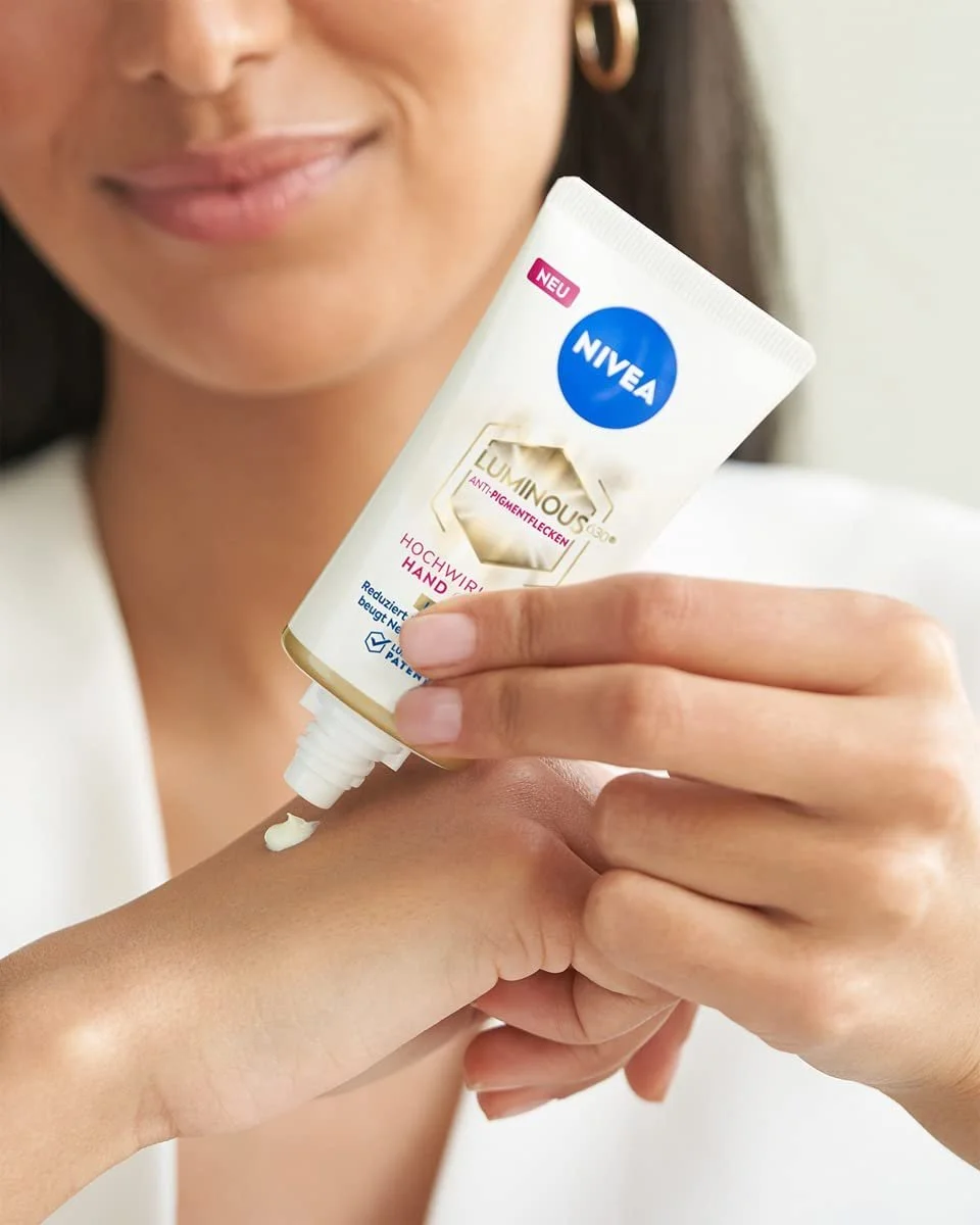Крем для рук NIVEA Luminous 630 SPF15, 50 мл, питательный крем уменьшает пигментные пятна и предотвращает их повторное образование, высокоэффективный крем против пигментных пятен для рук, фото №4