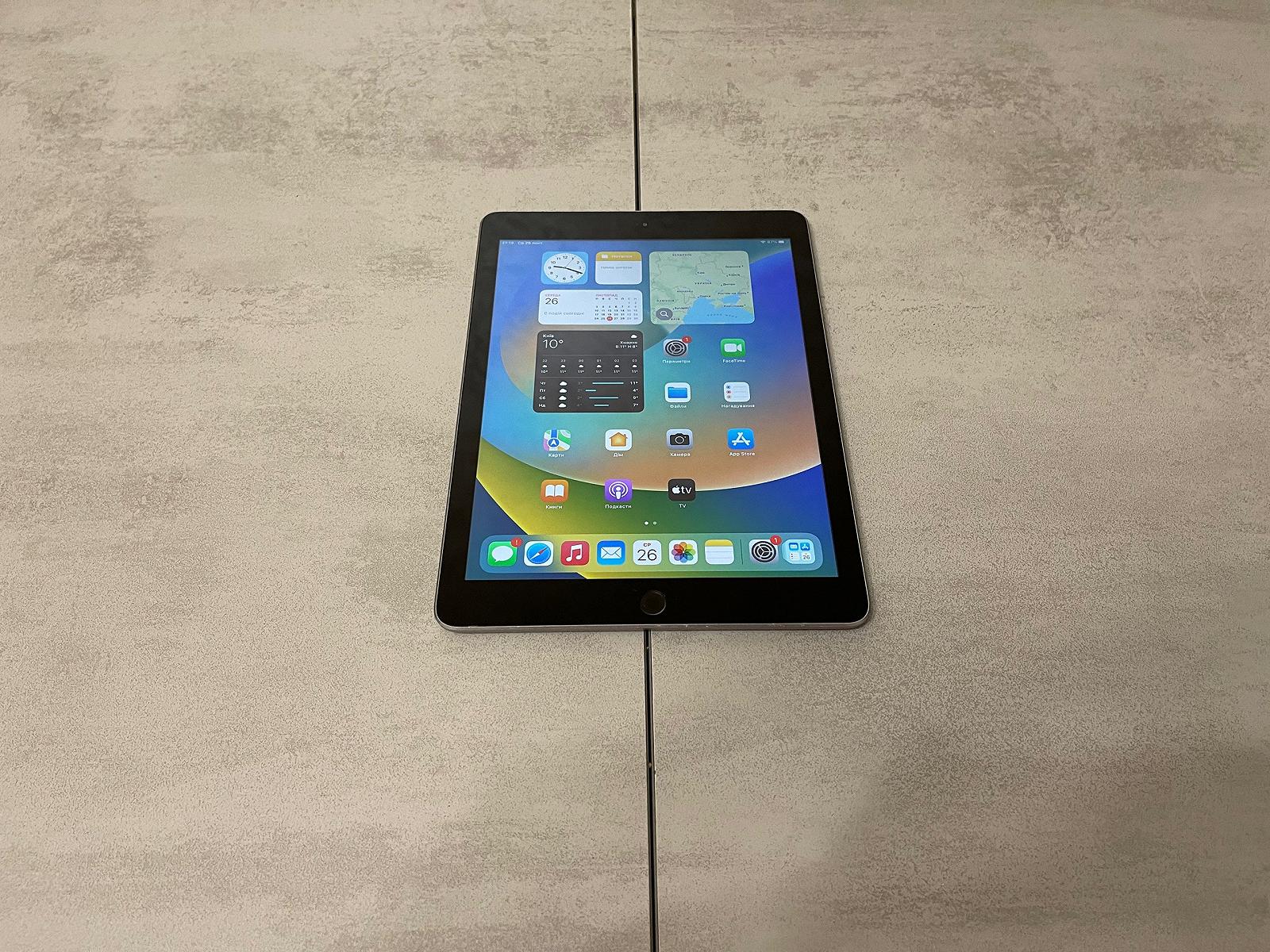 Планшет Apple iPad A1822 MP2F2LL/A (5 Gen., 2017), 9.7", Apple A9, 2GB, 32GB, Wi-Fi, фото №1