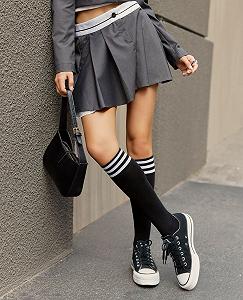 Черные демисезонные гольфы ниже колена с белыми полосками для девочки - Фото 1