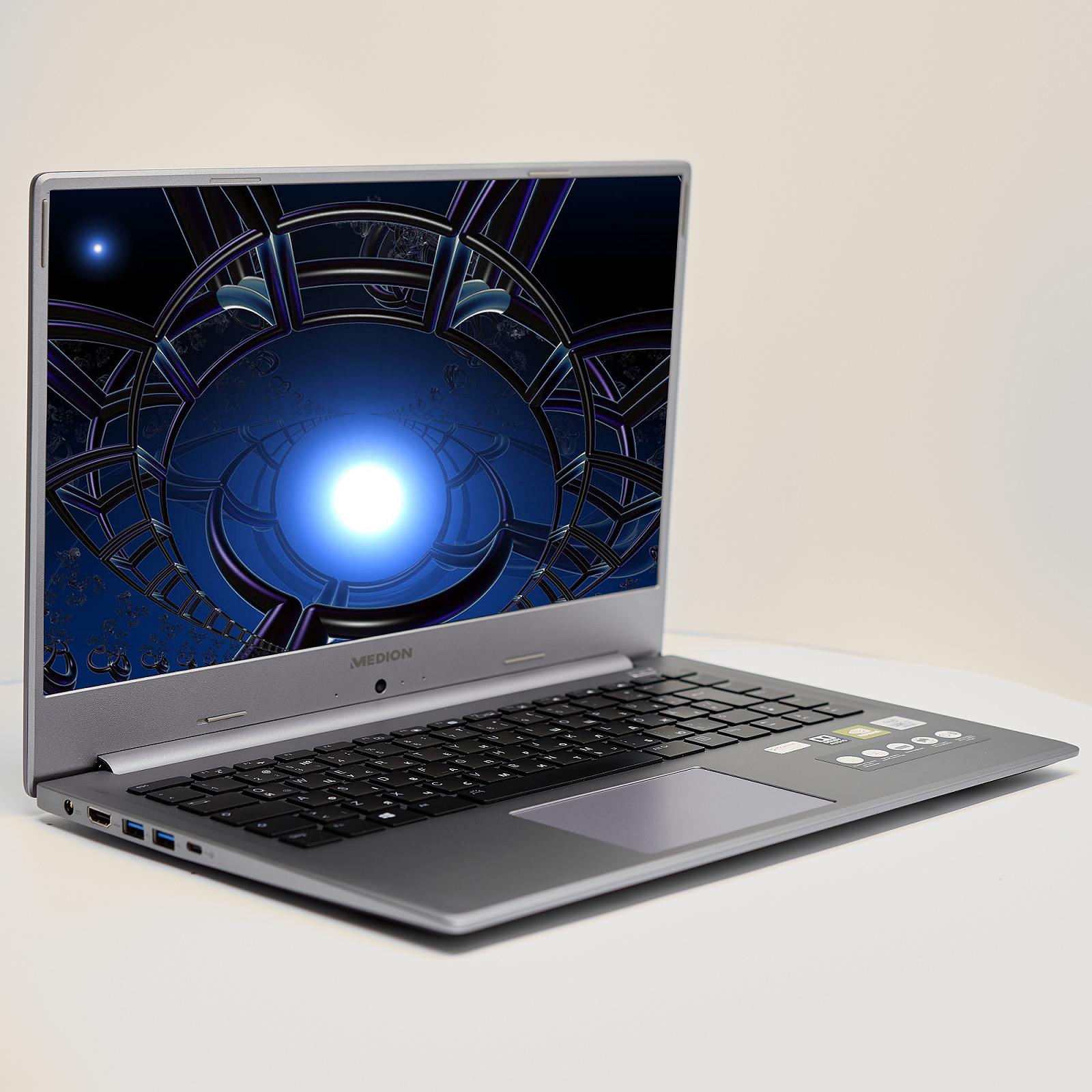 Ноутбук 15.6'' Medion (Lenovo Group) Akoya P6645 | IPS (1920x1080) FullHD | Intel Core i7-10510U | RAM 16 ГБ | SSD 256 ГБ |  Nvidia GeForce | Intel UHD Graphics |  Металевий корпус | Підсвітка клавіатури | Win11 (5090), фото №4