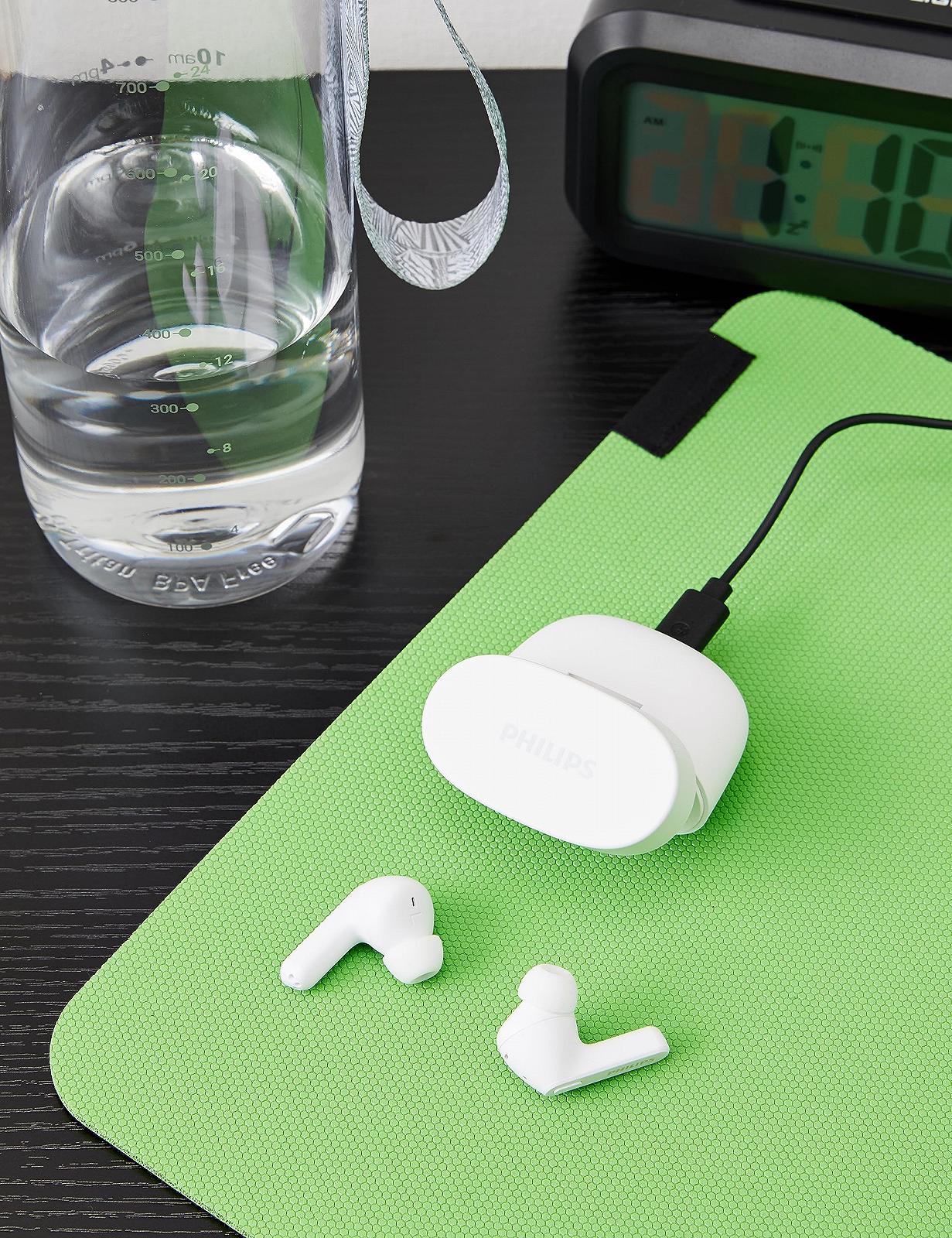 Навушники Philips Truewireless Bluetooth з мікрофоном/вологозахищені, в вухо, 18 годин відтворення, класичний дизайн, зручна посадка, бездротові навушники, TAT2206WT/00, білі, фото №2
