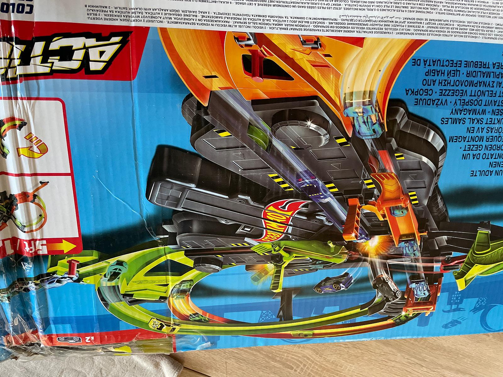 Автомобільний трек Hot Wheels Colossal Crash GWT41 не працює та немає деяких деталей, фото №3
