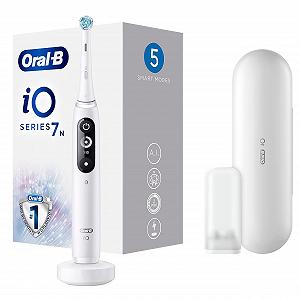 Електрична зубна щітка Braun Oral-B iO 7n магнітна технологія дисплей 1 насадка дорожній футляр Чорно-біла - Фото 1