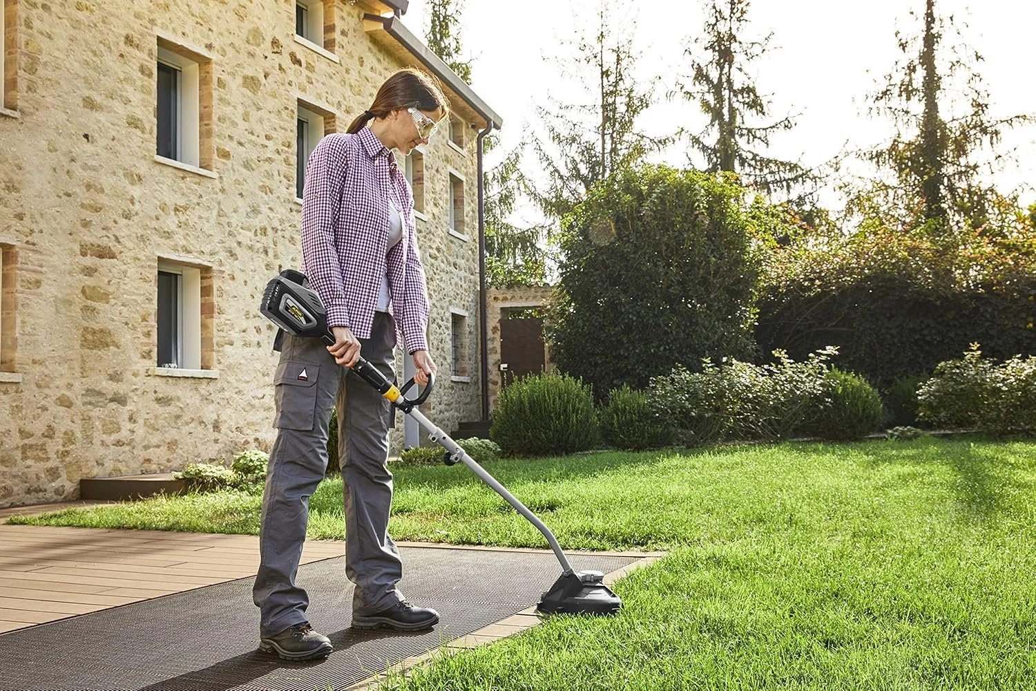 Аккумуляторный триммер ALPINA ATR 40 Li / 40В / 2,6 кг / Бесщеточный / Серый, фото №5 Аккумуляторный триммер ALPINA ATR 40 Li / 40В / 2,6 кг / Бесщеточный / Серый, фото №5