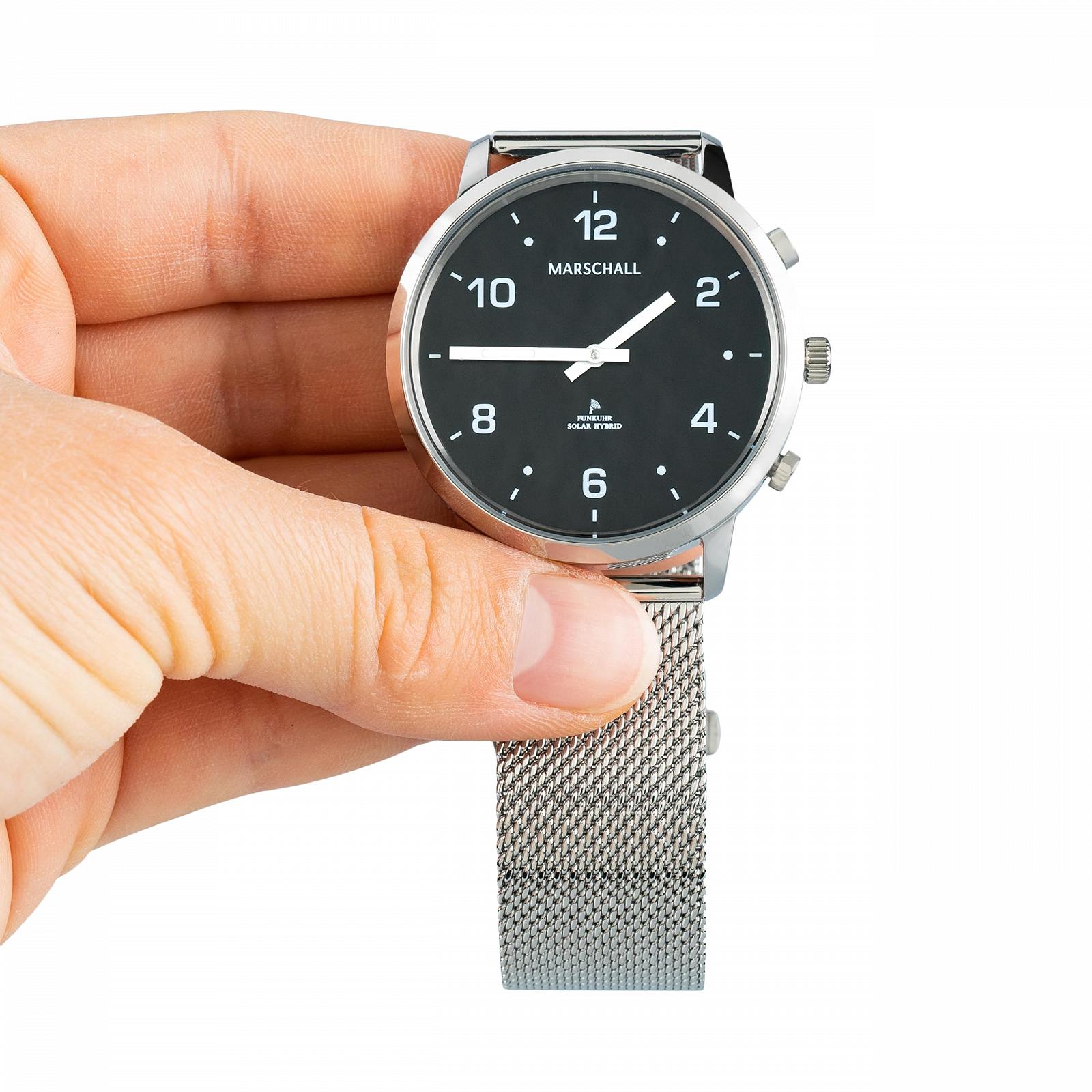 Унісекс радіогодинник Marschall 1150S сонячна панель чорний циферблат міланський браслет, фото №5 Унісекс радіогодинник Marschall 1150S сонячна панель чорний циферблат міланський браслет, фото №5