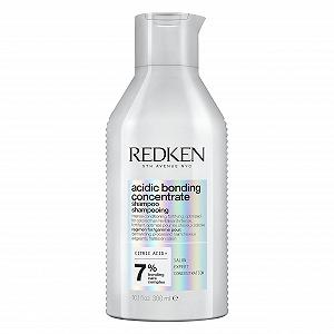 Шампунь Redken Acidic Bonding Concentrate для ухода за волосами с интенсивной защитой от потери цвета - Фото 1
