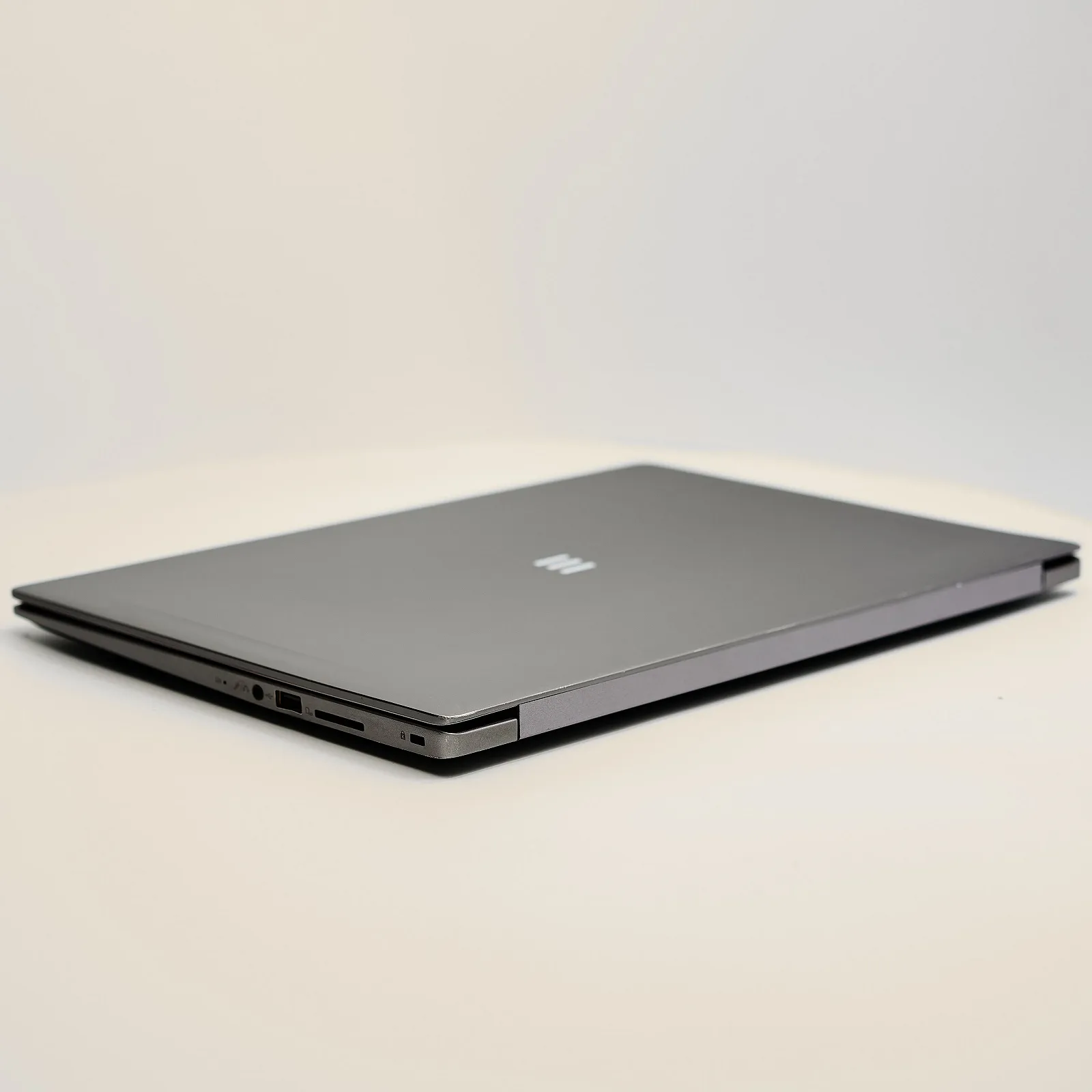 Ноутбук 15.6'' Medion (Lenovo Group) Akoya P15649 | Intel Core i5-8265U | IPS (1920x1080) FullHD | RAM 8 ГБ | SSD 256 ГБ | Intel UHD Graphics 620 | Металевий корпус | Win11 (5015), фото №5