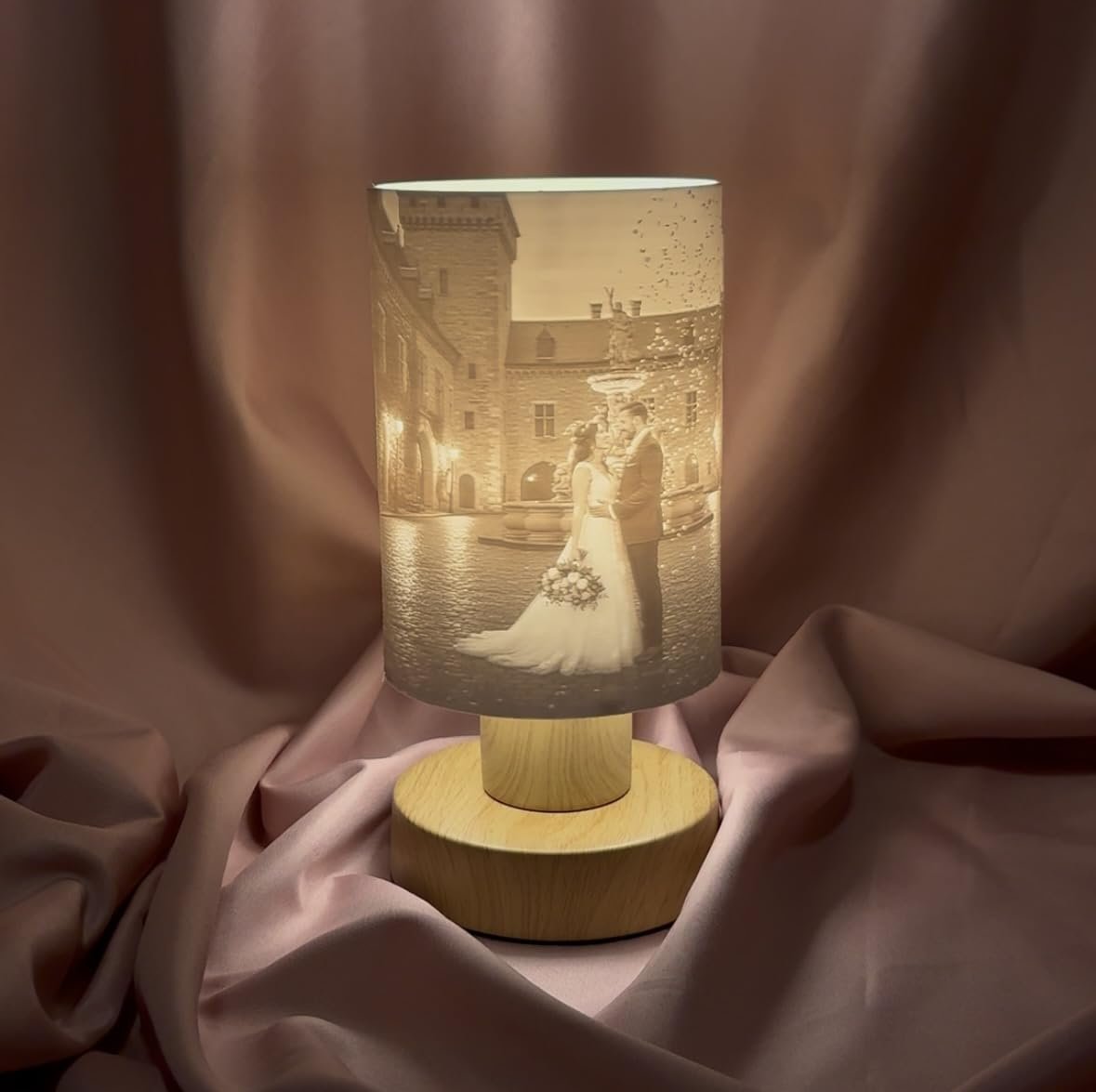 Настільна лампа LithoLoom Soft Loom персоналізована з 3D-плафоном LED на дерев'яній основі, фото №4