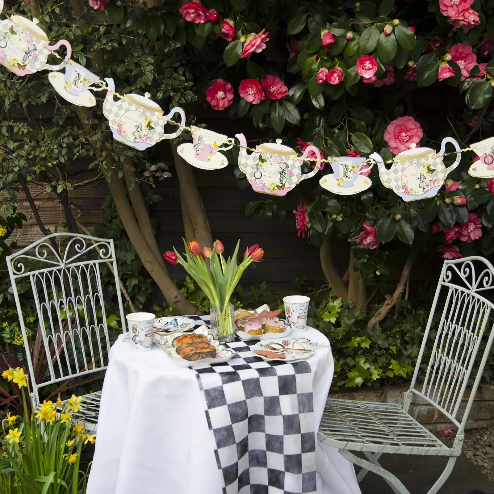 Ранер для столу Talking Tables Truly Alice in Wonderland Клітчастий Чорно-білий 200 x 30 см, фото №7 Ранер для столу Talking Tables Truly Alice in Wonderland Клітчастий Чорно-білий 200 x 30 см, фото №7