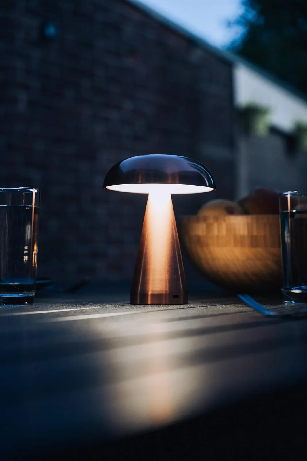 Настільна лампа Luxus Sofia Срібляста H21 x Ø16 LED Акумуляторна з регулюванням яскравості Бездротова, фото №9