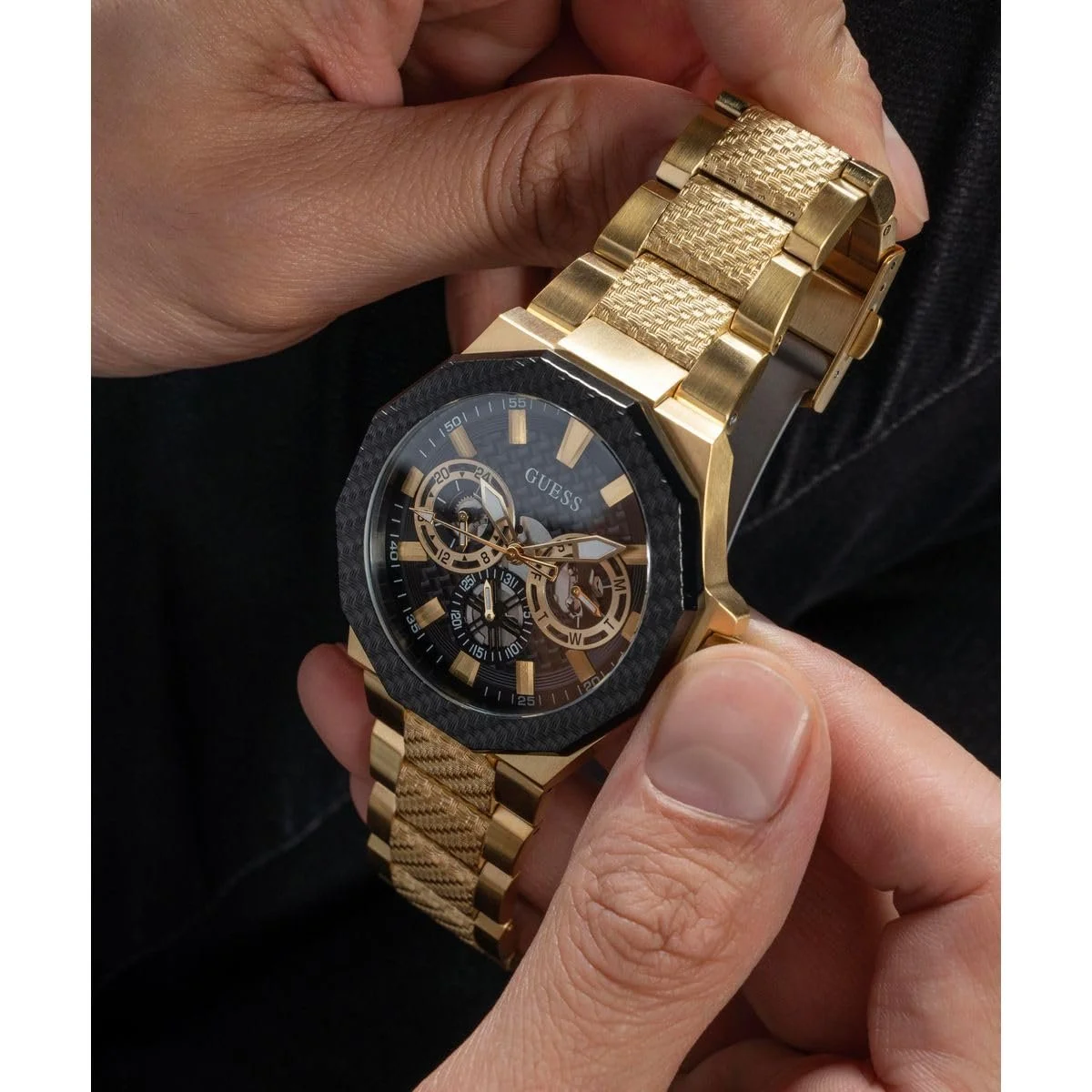 Чоловічий годинник Guess 45 мм - Золотий браслет, Чорний циферблат, Двоколірний корпус, фото №6 Чоловічий годинник Guess 45 мм - Золотий браслет, Чорний циферблат, Двоколірний корпус, фото №6