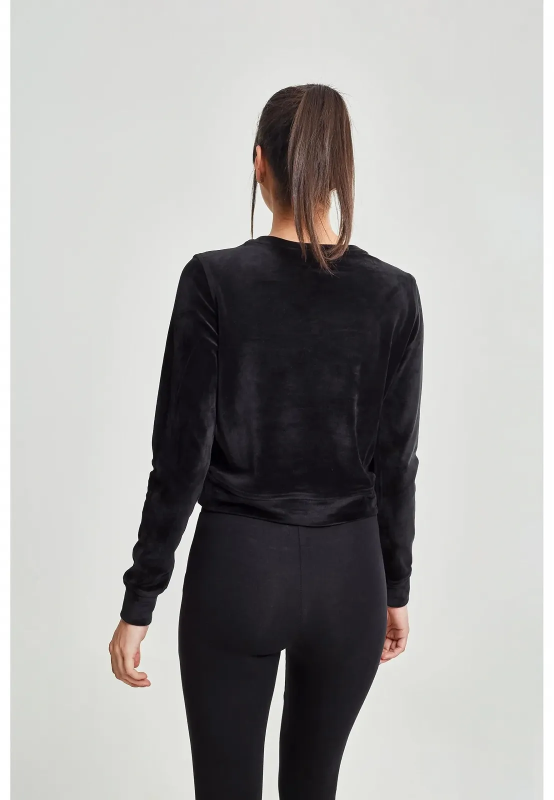 Кофта с капюшоном Urban Classics Ladies Short Velvet Crew Женский Черный, фото №10 Кофта с капюшоном Urban Classics Ladies Short Velvet Crew Женский Черный, фото №10