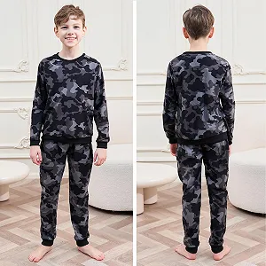 Флисовый комплект детской пижамы The Essentials Wardrobe: футболка с длинными рукавами и штаны synthetic.ua - Фото 1