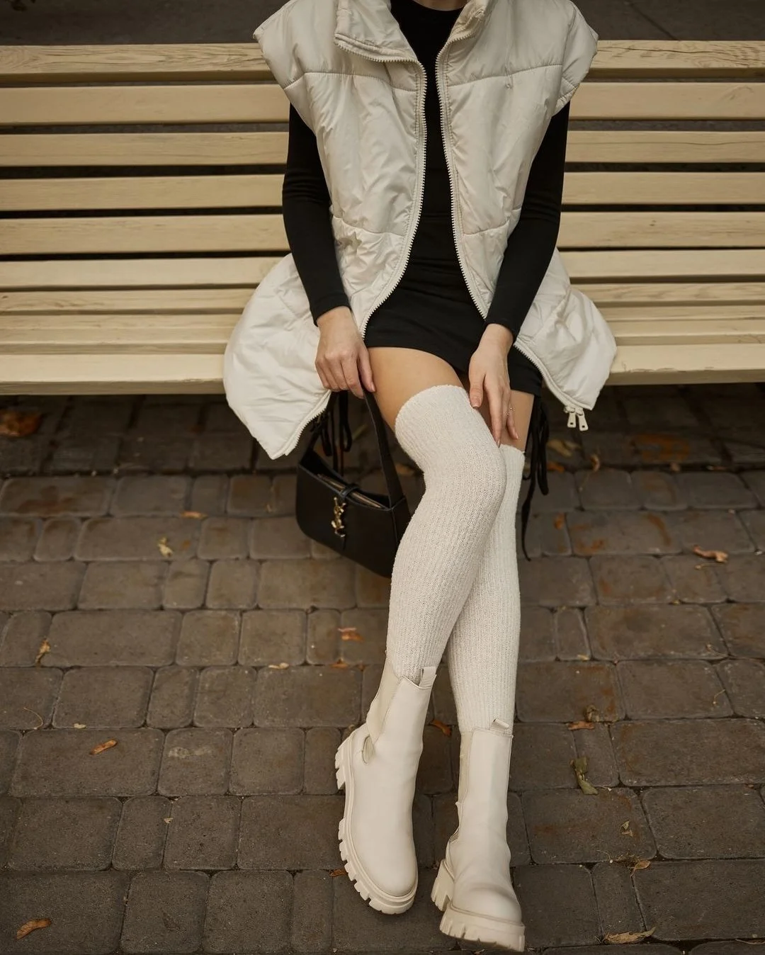 Білі зимові панчохи вище коліна з вовни мериноса для дівчини, фото №1 Білі зимові панчохи вище коліна з вовни мериноса для дівчини, фото №1