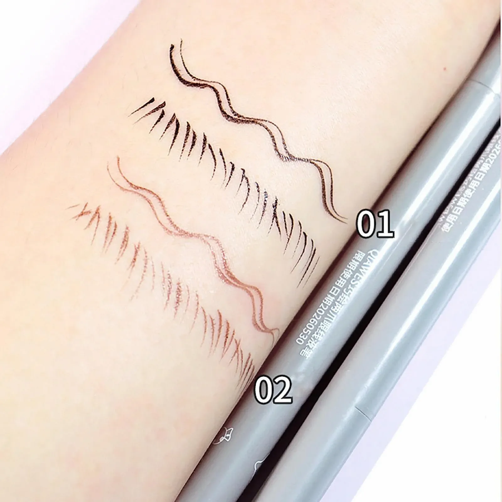 Підводка для нижніх вій з подвійним кінчиком, водостійка рідка, фото №3 Підводка для нижніх вій з подвійним кінчиком, водостійка рідка, фото №3