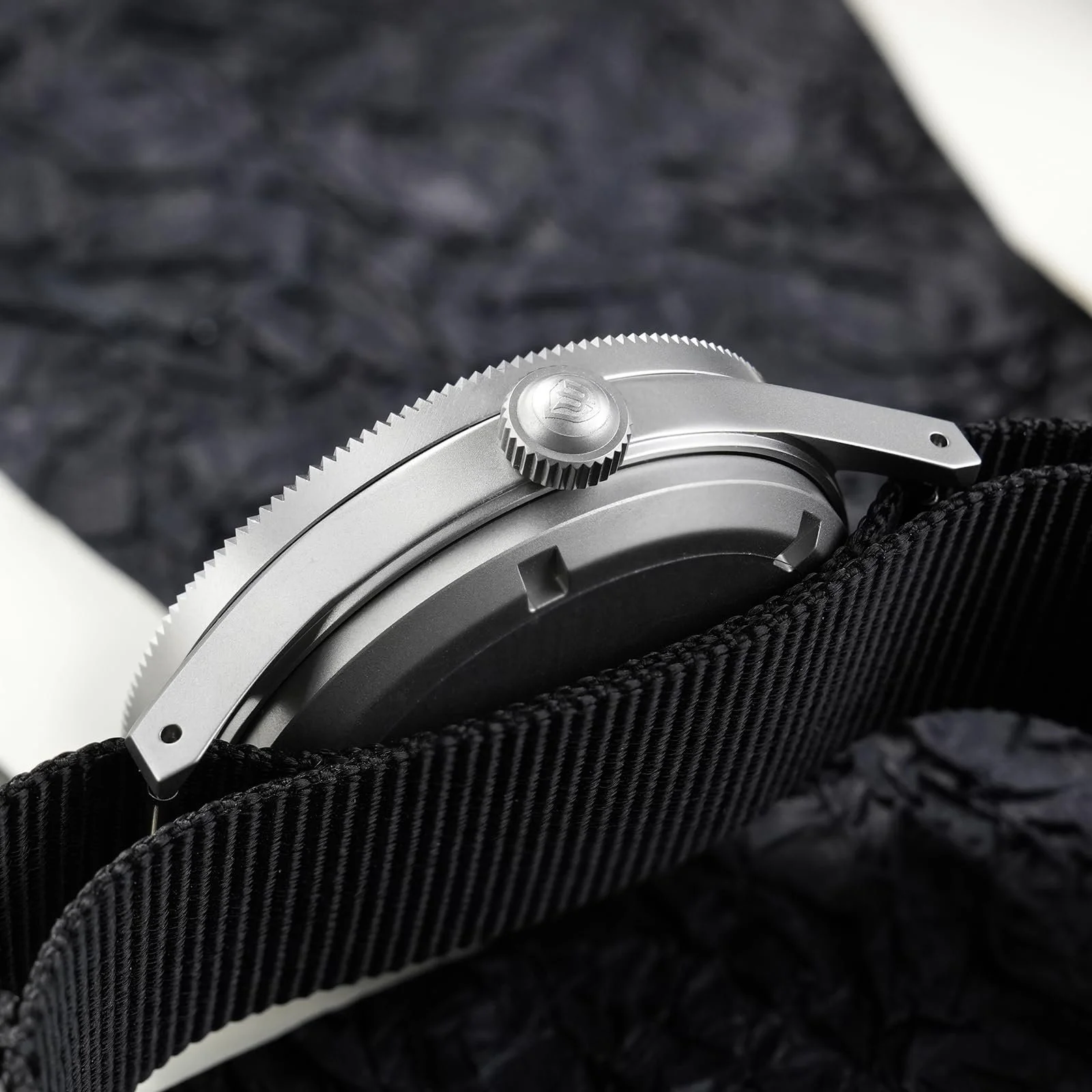 Дайверские часы Watchdives Мужские Винтажные WD50 Fathoms NH35 NH38 Автоматические Часы 40 мм Купольное Стекло 300 м Водонепроницаемые Дайверские Часы Черный Циферблат с Нейлоновым Ремнем, фото №6 Дайверские часы Watchdives Мужские Винтажные WD50 Fathoms NH35 NH38 Автоматические Часы 40 мм Купольное Стекло 300 м Водонепроницаемые Дайверские Часы Черный Циферблат с Нейлоновым Ремнем, фото №6