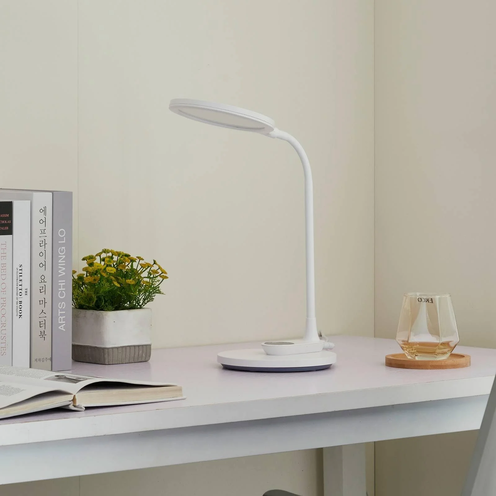 Настільна лампа Lindby Valtaria LED із сенсорним димером сучасна біла 1 лампа, фото №4