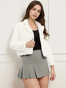 Жіноча тепла зимова куртка з штучного хутра, укорочена, з лацканами, пухнаста synthetic.ua - Фото 1