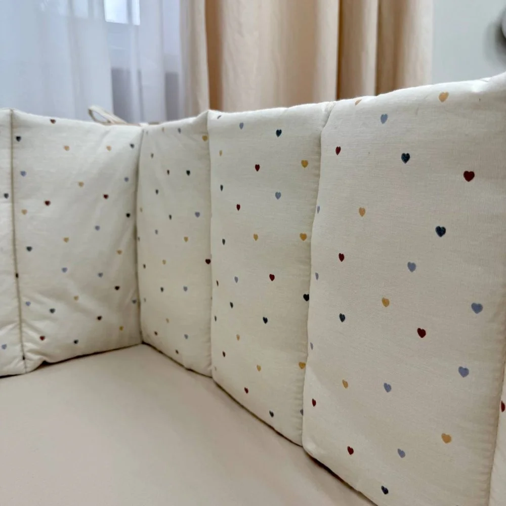 Комплект постельного белья для новорожденного Сердечка разноцветный на бежевом, фото №3