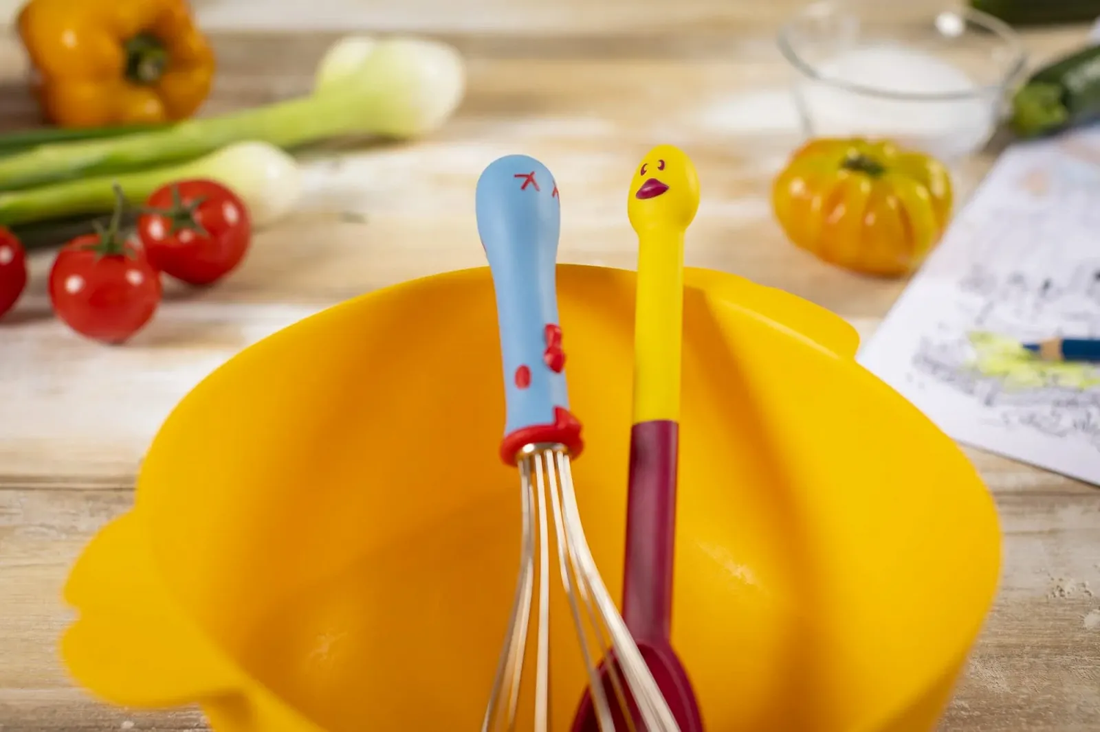 Набір мисок KUHN RIKON Kinderkitchen Mix 3 шт з вінчиком та ложкою для дітей, фото №6 Набір мисок KUHN RIKON Kinderkitchen Mix 3 шт з вінчиком та ложкою для дітей, фото №6