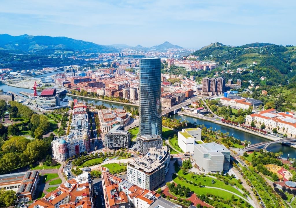 Пазл Lais Puzzle Bilbao Panoramic view from the air 1000 деталей, фото №3 Пазл Lais Puzzle Bilbao Panoramic view from the air 1000 деталей, фото №3
