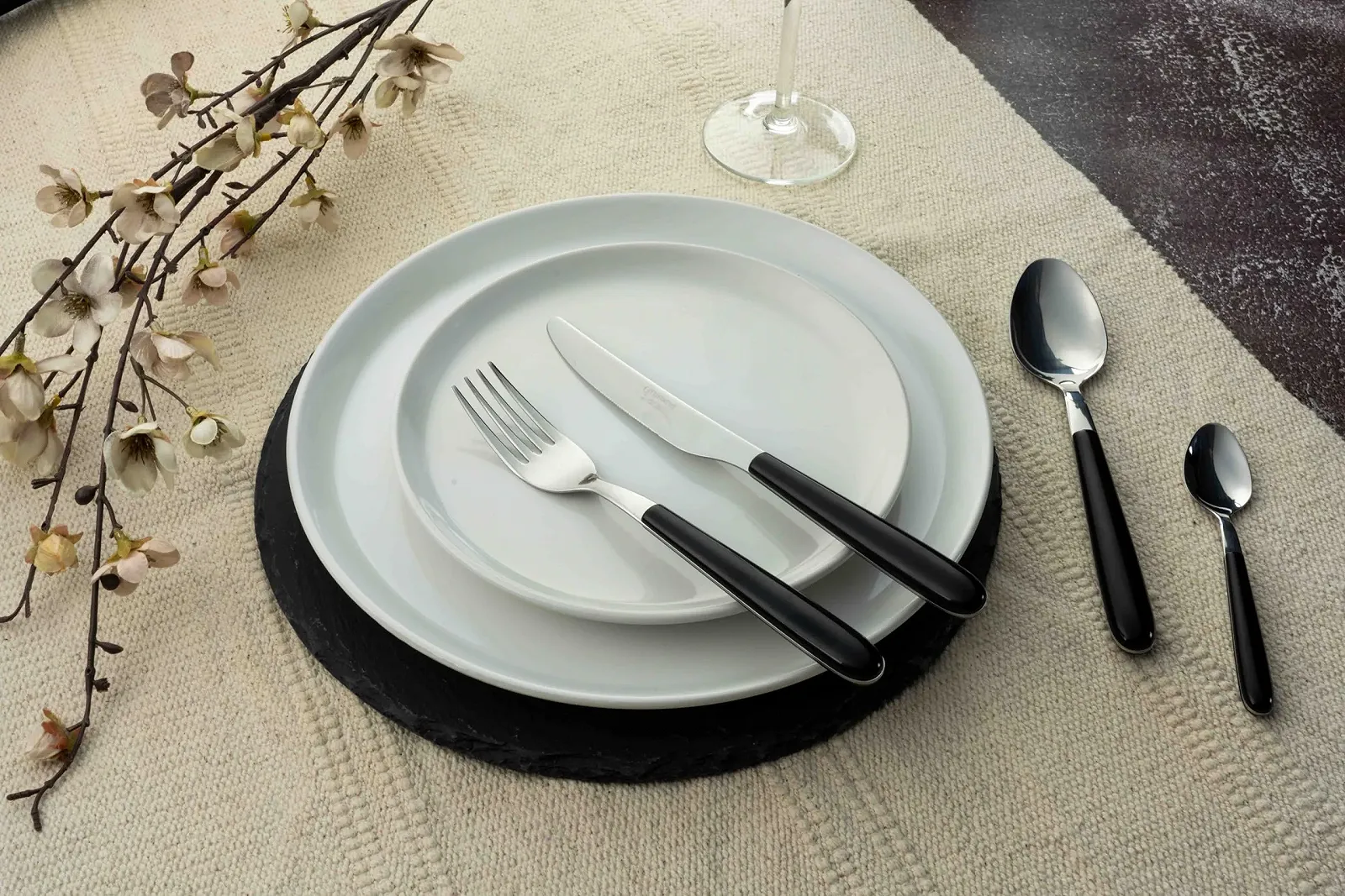 Набор столовых приборов Grunwerg Greenworks, 24 предмета, переработанный пластик, в коробке, экологически чистый, Oven Black, фото №6 Набор столовых приборов Grunwerg Greenworks, 24 предмета, переработанный пластик, в коробке, экологически чистый, Oven Black, фото №6