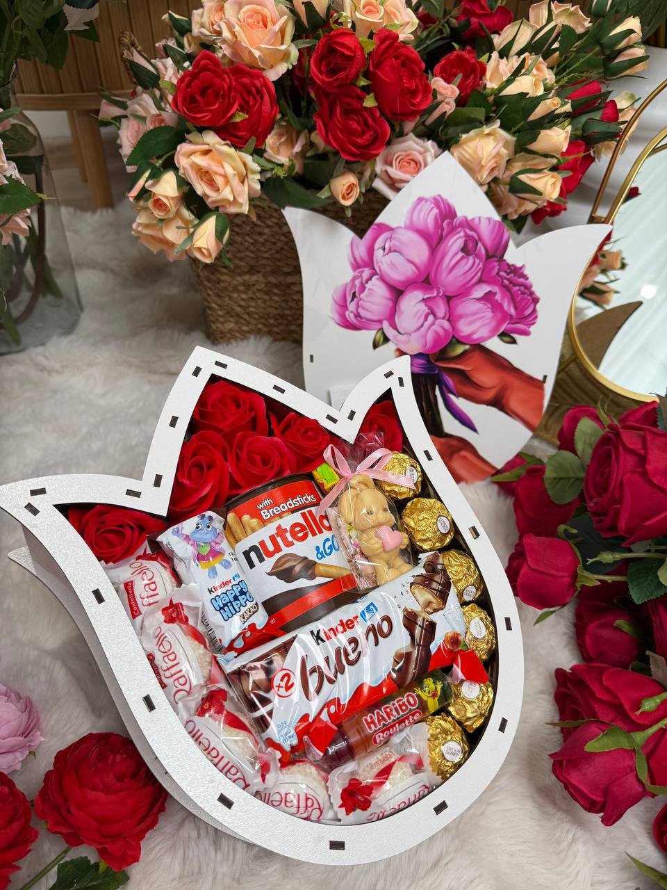 Бокс солодощів для дівчини у формі тюльпана, фото №3