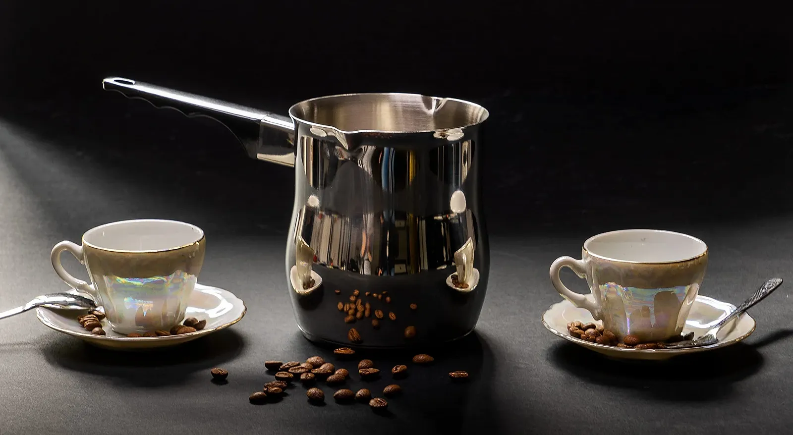 Турка Ilsa 1 Литр из нержавеющей стали с белыми носиками, фото №6 Турка Ilsa 1 Литр из нержавеющей стали с белыми носиками, фото №6