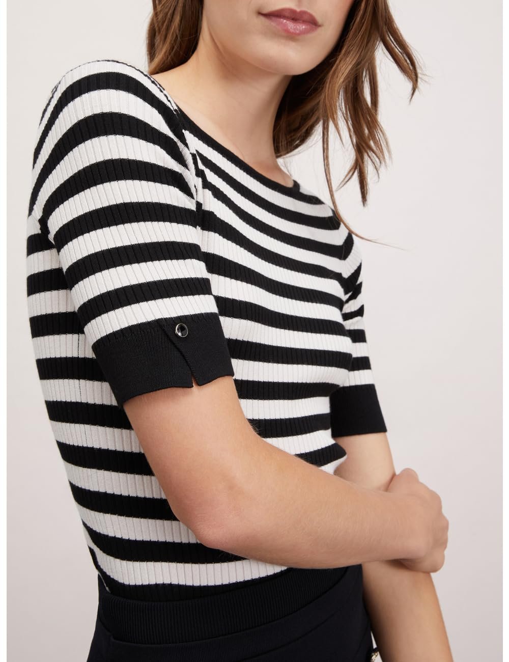 Свитер Motivi Slim в полоску Черный Осень Зима 24, фото №4 Свитер Motivi Slim в полоску Черный Осень Зима 24, фото №4