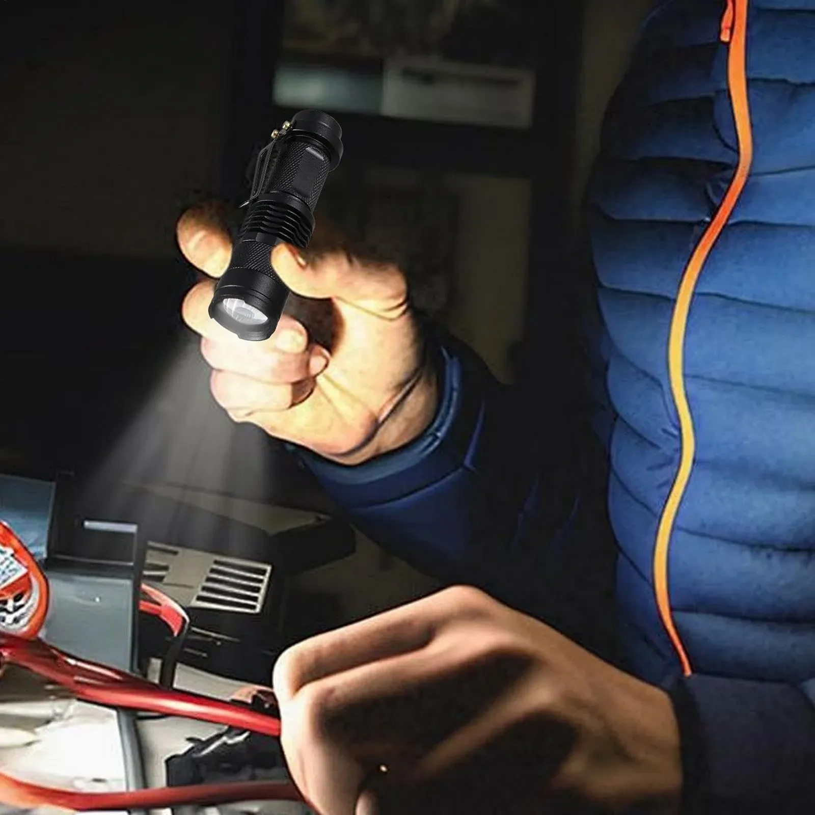 Портативний LED ліхтар UV Generisch, 395 NM, висока яскравість, водонепроникний, телескопічний, 3 режими для виявлення сечі домашніх тварин, скорпіонів, перевірки фальшивих купюр, фото №2 Портативний LED ліхтар UV Generisch, 395 NM, висока яскравість, водонепроникний, телескопічний, 3 режими для виявлення сечі домашніх тварин, скорпіонів, перевірки фальшивих купюр, фото №2