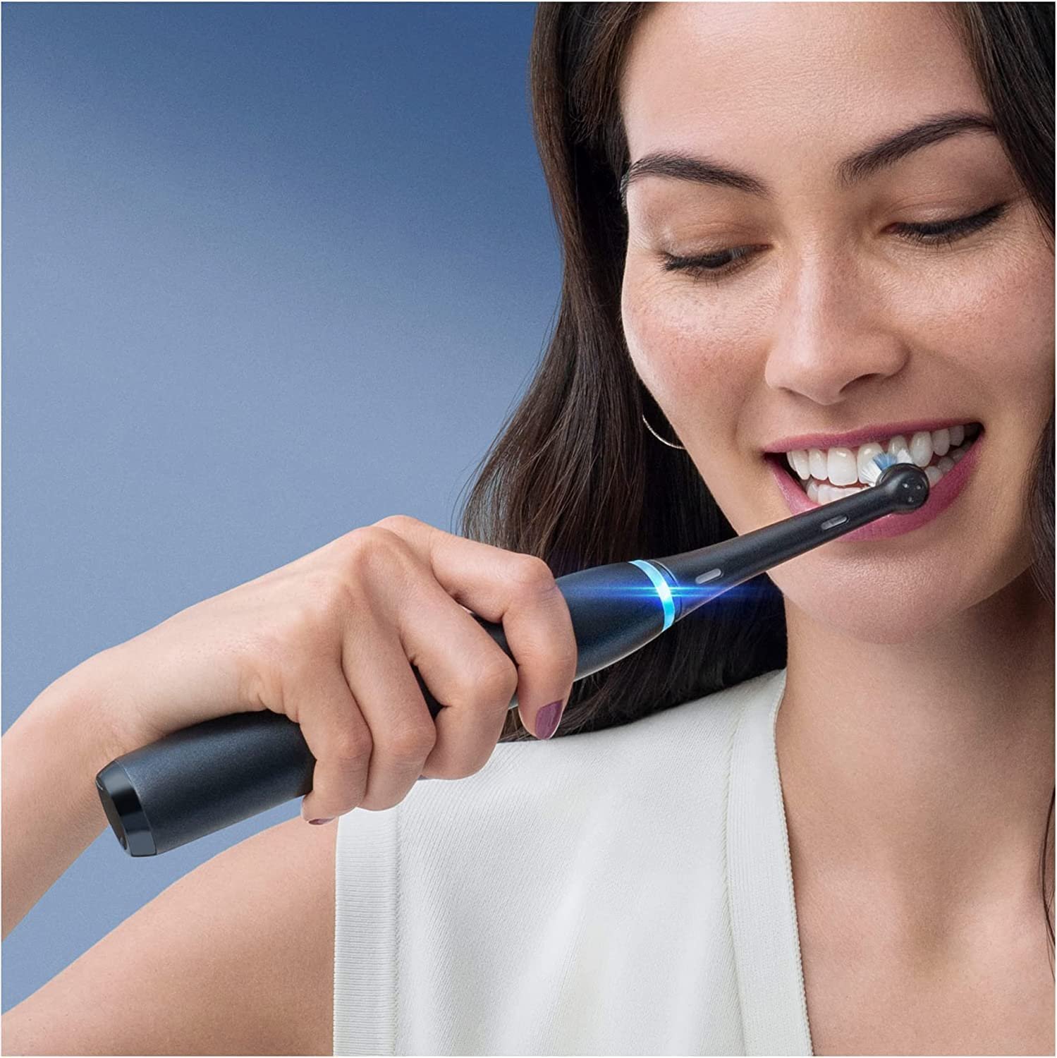 Электрическая зубная щетка Oral-B iO Series 8 Plus Edition, двойная упаковка и 3 сменные головки + 2 Ultimate Cleaning & 2 Gentle Cleaning, 6 режимов чистки, черный/фиолетовый, фото №3