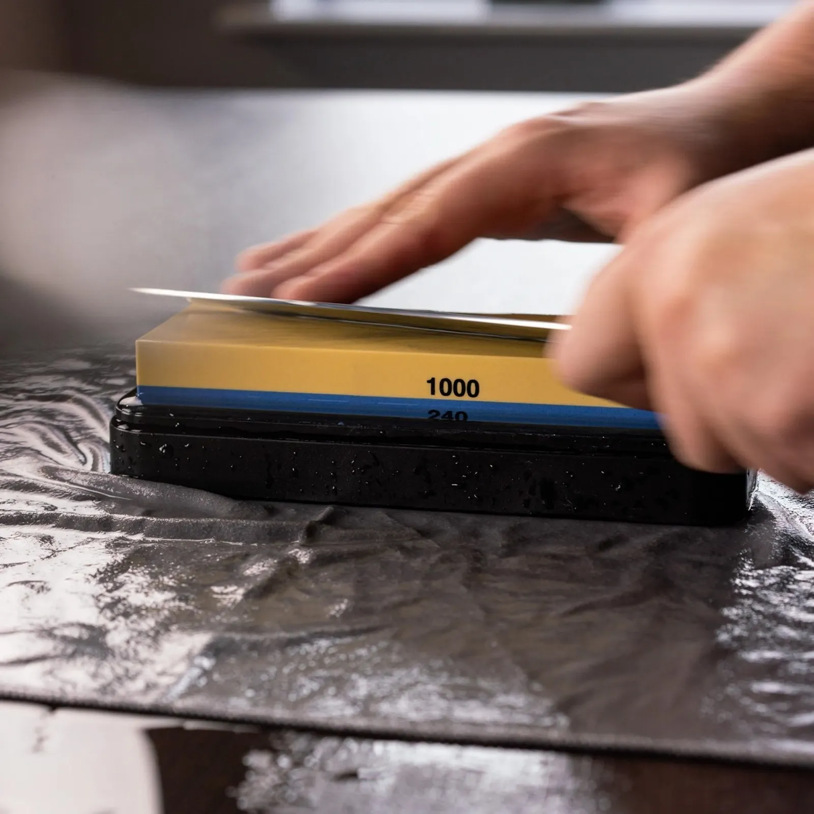 Точильний камінь Rockingham Forge SUPERSHARP Whetstone 3000 Grit 18 x 6 x 2 см Fine, фото №5 Точильний камінь Rockingham Forge SUPERSHARP Whetstone 3000 Grit 18 x 6 x 2 см Fine, фото №5