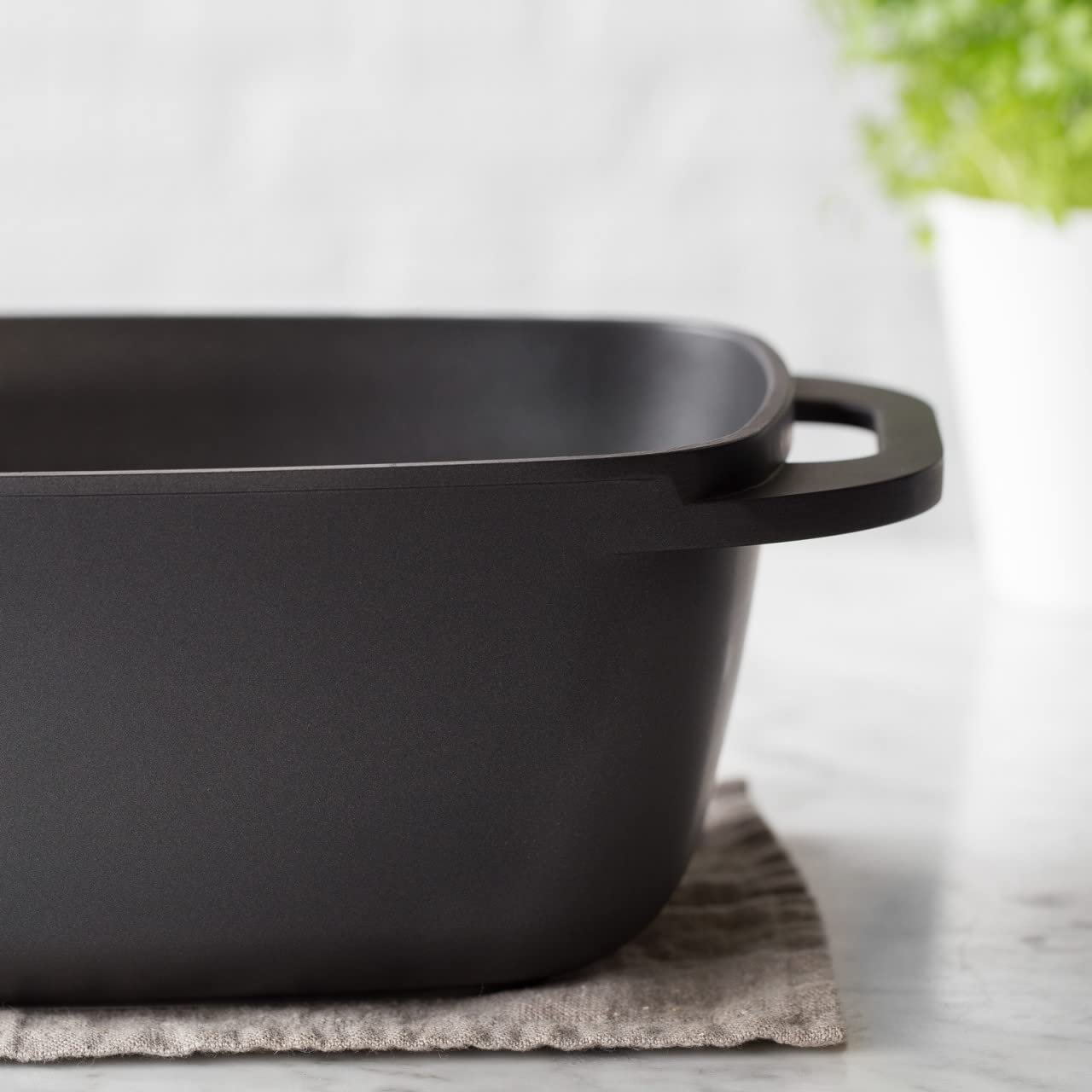 Жаровня из литого алюминия K & G с тефлоновым покрытием и арома-ручкой 240 °C, фото №7 Жаровня из литого алюминия K & G с тефлоновым покрытием и арома-ручкой 240 °C, фото №7