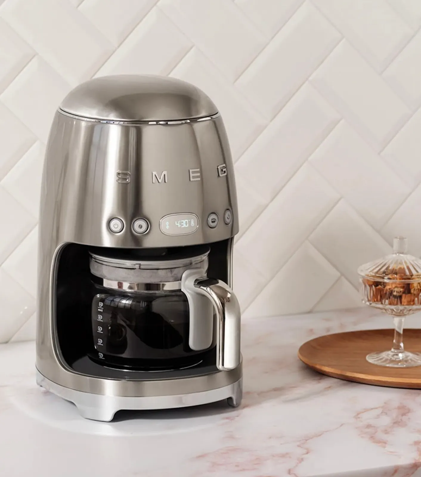 Капельная кофеварка Smeg DCF02BLEU 12 чашек 1050 Вт черная, фото №6